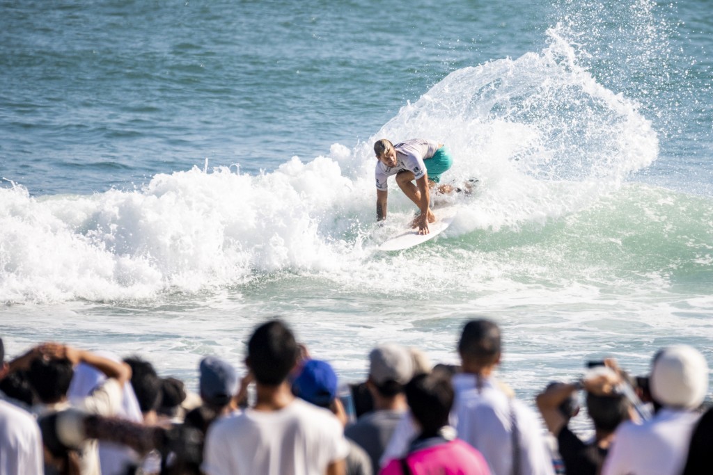 Santiago Muñiz’s combination of fast and powerful surfing in the smaller conditions for Wednesday’s competitions were unmatched by the rest of the field. Photo: ISA / Ben Reed
