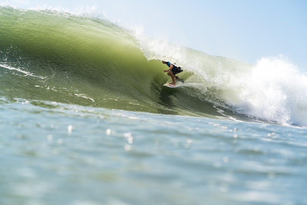 Despite the declining swell, ample waves were on offer. Ecuador’s Israel Barona finds some shade. Photo: ISA / Sean Evans 