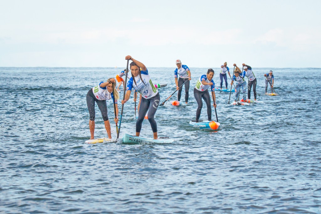 The women’s SUP Technical Race hits the water in 2017 in Denmark. Jade Howson (USA), leading the pack, will compete for Team USA in the U-18 Technical Race in 2018. Photo: ISA / Sean Evans