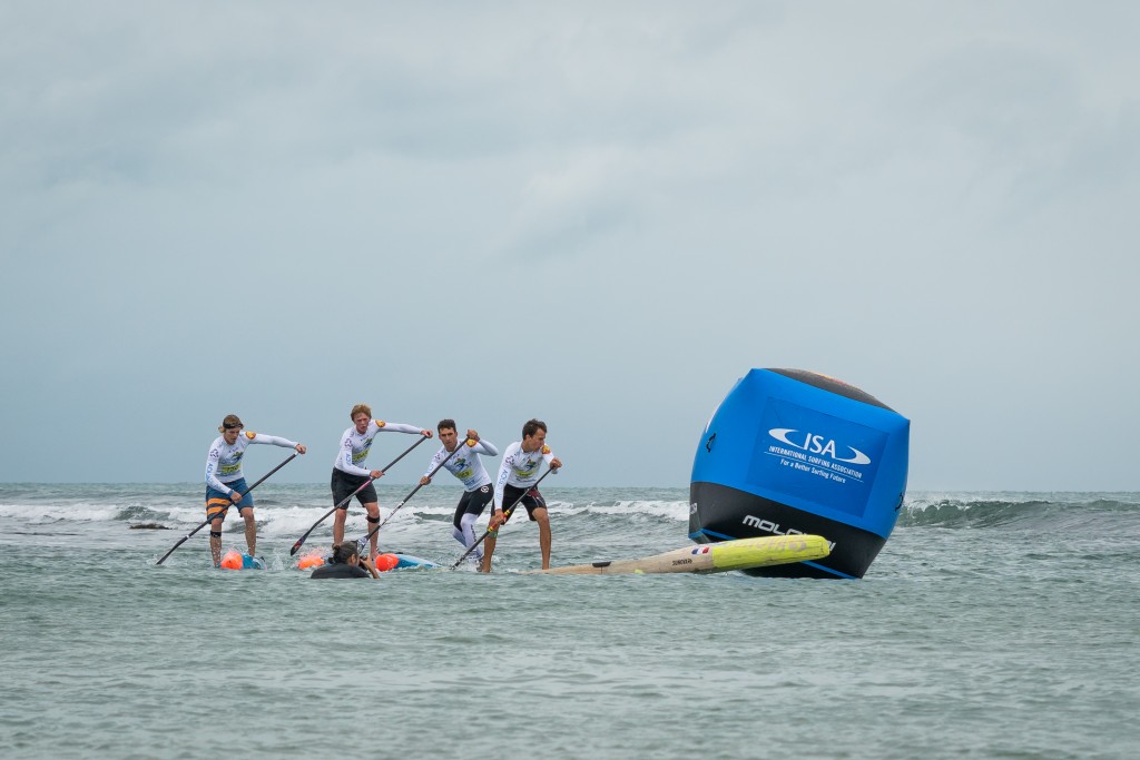 The future stars of SUP show their talent in the Junior Boys SUP Technical Race. Photo: ISA / Pablo Jímenez 