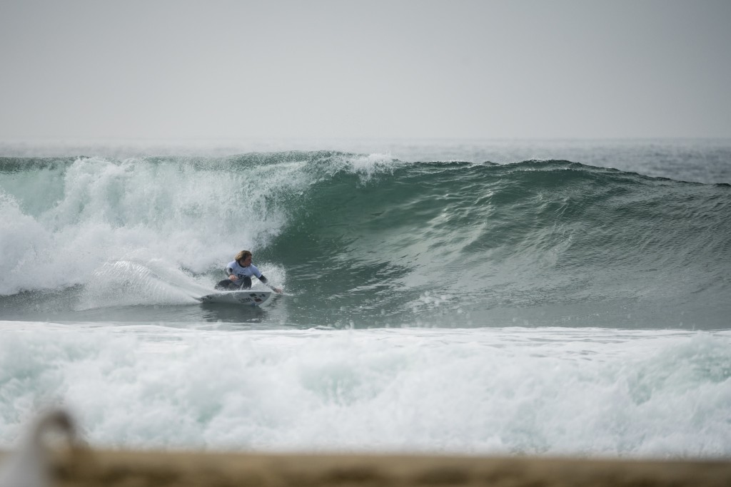 El “power surf” del mexicano Alan Cleland fue premiado con el primer 9 de este tercer día de competición. Foto: ISA / Ben Reed 